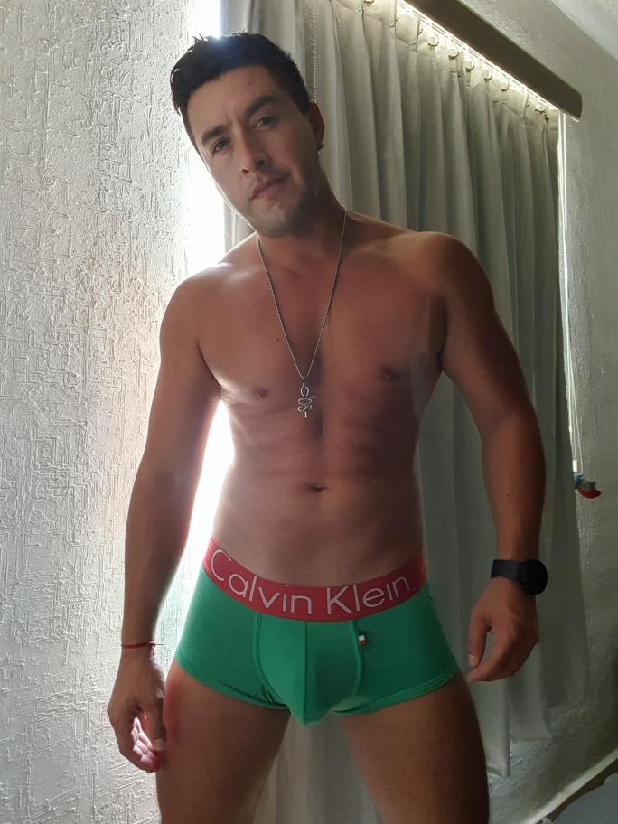 Woow que tremendo todo eso <a href="/leonelmagarello/">LEONEL MAGARELLO</a> 💚muy hermoso😍 🔥🙌🏻
. 
#follow IG <a href="/leonelmagarello/">LEONEL MAGARELLO</a>
. 
#handsome #fit #gym #bulge #bulto