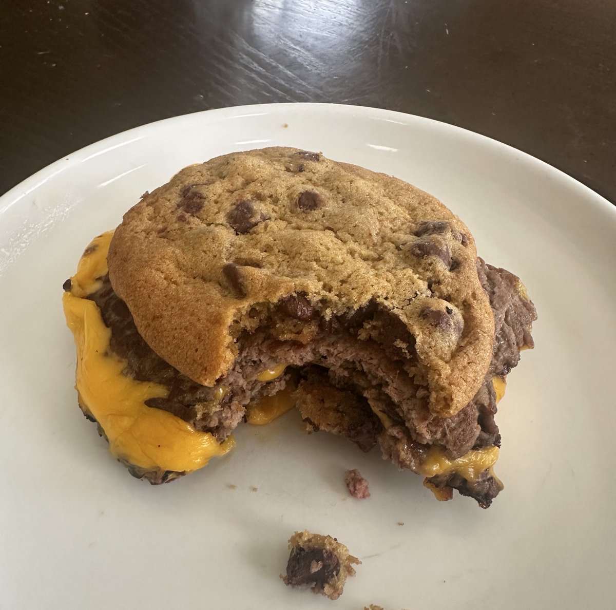 debo (@killmefam) on Twitter photo . <a href="/RobertKennedyJr/">Robert F. Kennedy Jr</a> Ran out of burger buns again so I had to use 2 chocolate chip cookies for my bacon cheeseburger . <a href="/RobertKennedyJr/">Robert F. Kennedy Jr</a> Ran out of burger buns again so I had to use 2 chocolate chip cookies for my bacon cheeseburger