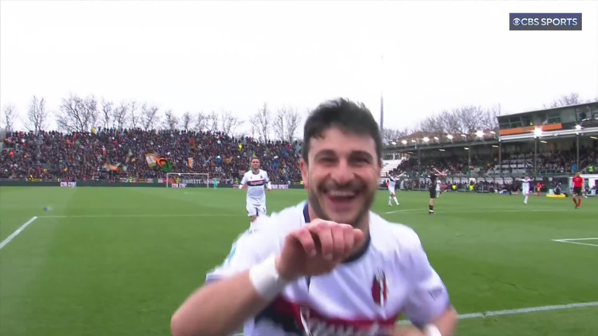 Riccardo Orsolini delivers with an incredible strike for Bologna 😮‍💨