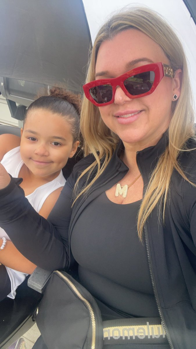 miferguson's tweet image. Meet day for baby Girl! Let&apos;s go Trojans!! 🖤💛