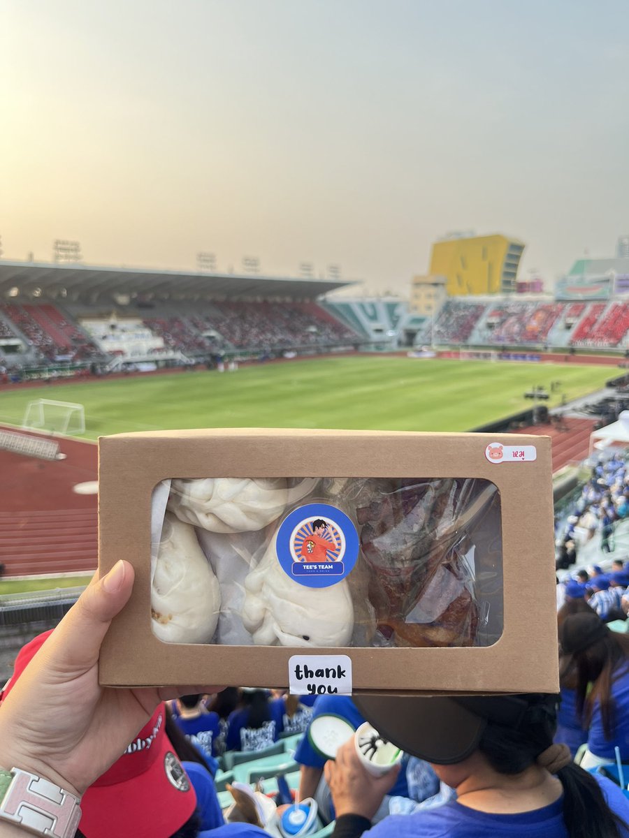 DeStiNyYnAN's tweet image. วันนี้ต้องขอบคุณทีมงานเบื้องหลังการจัดการในครั้งนี้นะคะ ทุกคนเก่งมาก เสียสละเวลามากๆ เพื่อคนที่เรารักคนเดียวกัน ขอบคุณจริงๆ ค่ะ❤️🥰🌹 และที่สำคัญ ขอบคุณตี๋ตี๋ ที่มาเติมพลังใจให้กันแบบเต็มอิ่มไปเลย 🌻❤️😍#TEeThanapon
#NewTEeNewEnergy
#งาน55ปีช่อง3