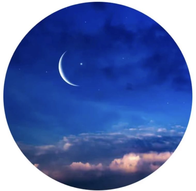 #عاجل_الان 
رؤية هلال شوال ويم غداً الأحد أول أيام الفطر .