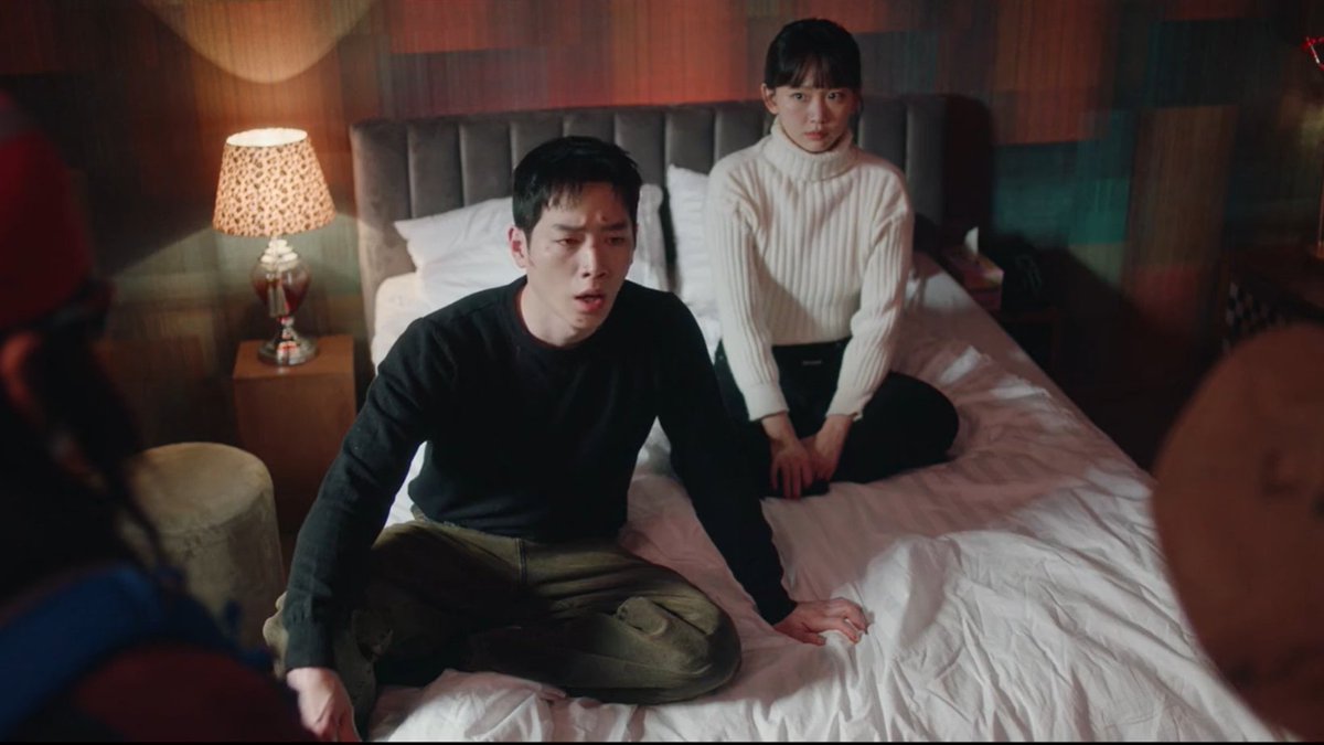 troublerbl's tweet photo. Why is no one questioning this married couple's behavior?

#UndercoverHighSchoolEp12 https://t.co/NqLEjJsWgV