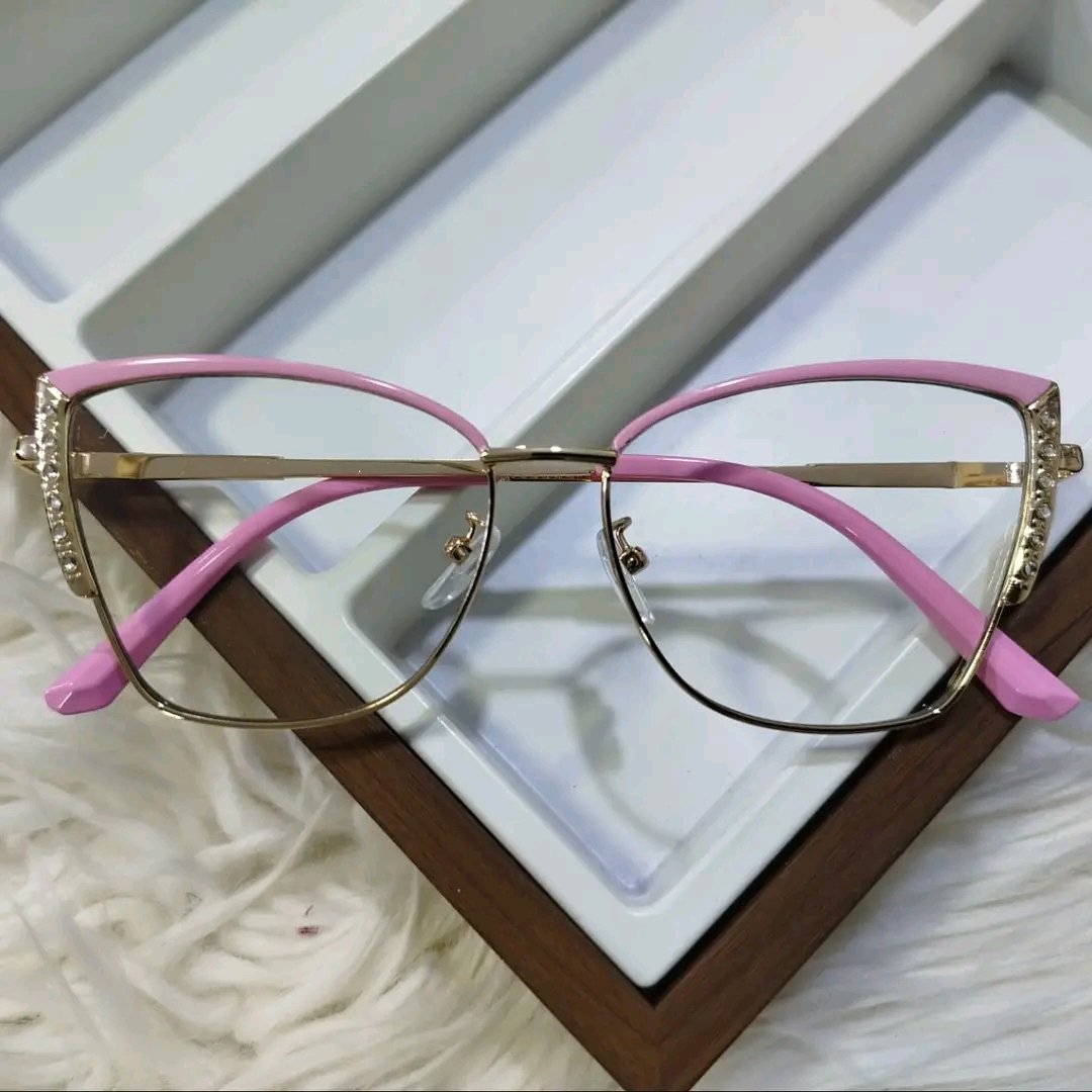 LeirdaM's tweet photo. Photochromic glasses 
K15,000 
0988481874

Zomba Lilongwe Blantyre and mzuzu https://t.co/ziFzN4ESpm