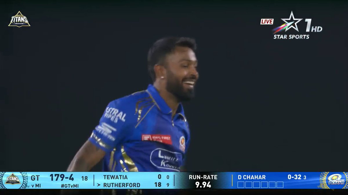 FantasyNow02's tweet photo. 179/5
Duck rahul 
WHAT A THROW BY HARDIK PANDYA 🥶 https://t.co/wl8xDCGdFr