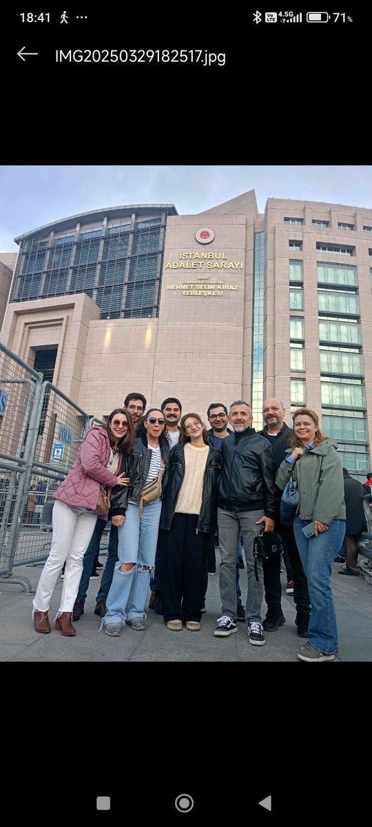 Nisa'yı geri aldık..
Bugün yeni gençleri tutukladılar. Hapsedilen tüm gençler, rehin alınmış, tutsak edilmiş herkes serbest bırakılsın.
Gençleri serbest bırakın.