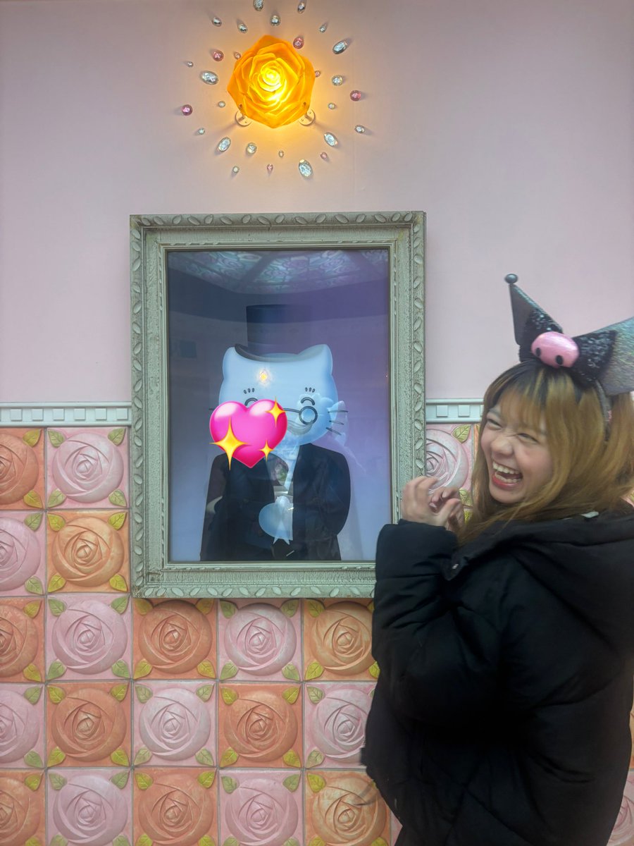 mopuu_u's tweet photo. ダニエル推しになりましたあ！！
2枚目、人間ってこんなに笑えるん！？ってぐらい笑顔でおもろいし、3枚目友達に【結婚しました】のポーズし��って言われたけめっちゃ幸せそうな顔やし爆笑 https://t.co/O7JSsjWGym