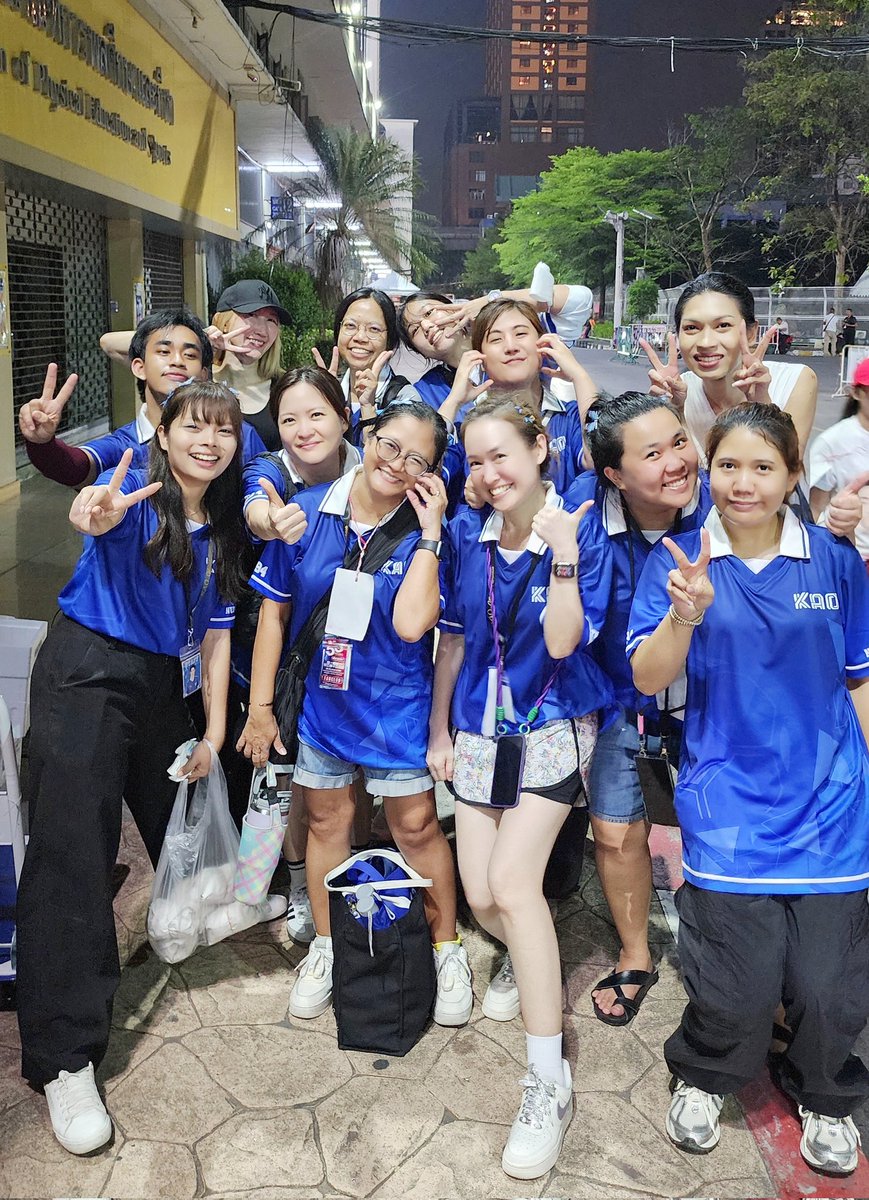 KaoNoppakaoTH's tweet photo. วันนี้ขอบคุณพี่ๆน้องทั้งทีมหน้างานและทีมหน้าจอเลยนะคะ
ขอให้ทุกคนเดินทางปลอดภัยนะคะ
ทีมแอดมินขอเก็บของกันก่อนนะค���
แล้วจะรีบลงภาพหล่อๆและบรรยากาศให้ชมค่ะ
KAO X CH3 55YEARS NEWENERGY
#พาเก้าขึ้นสแตนด์2025
#number_9th https://t.co/bs3j1iA730
