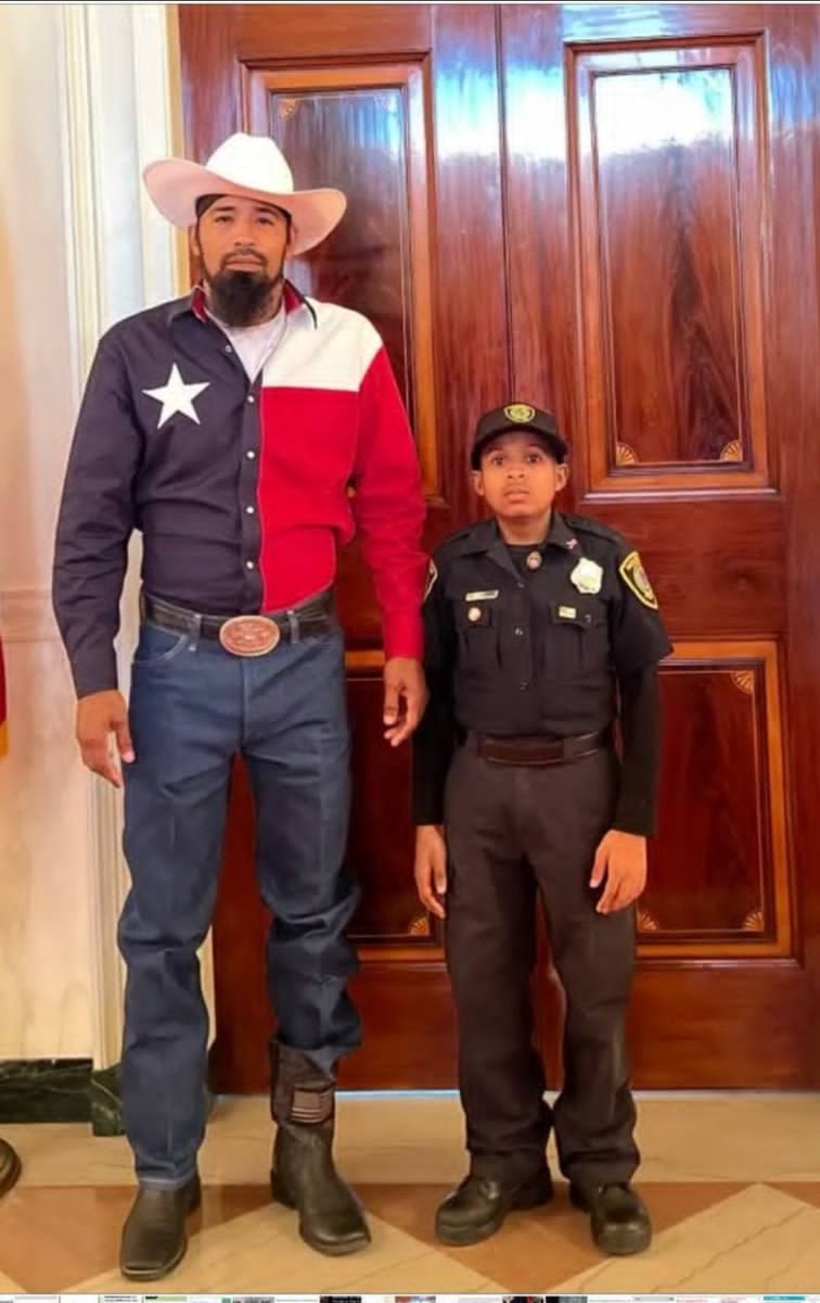 Give me a thumb 👍 if you support this man!!