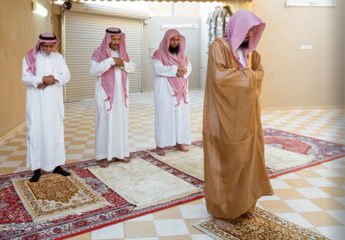 AbdullahK5's tweet photo. قبل 5 سنوات هكذا كان عيدنا

ستبقى هذه الصور ثمينة كل عام لتوثيقها لحظات الله لايعيدها، جميع هذه الصور من كتاب اسمه المواجهة الصامتة أصدره مركز التواصل الحكومي في وزارة الإعلام السعودية

( لمشاهدة بقية الصور الرقمية ابحث في قوقل بكلمة: المواجهة الصامتة التواصل الحكومي ) https://t.co/xsQ4Eahazb