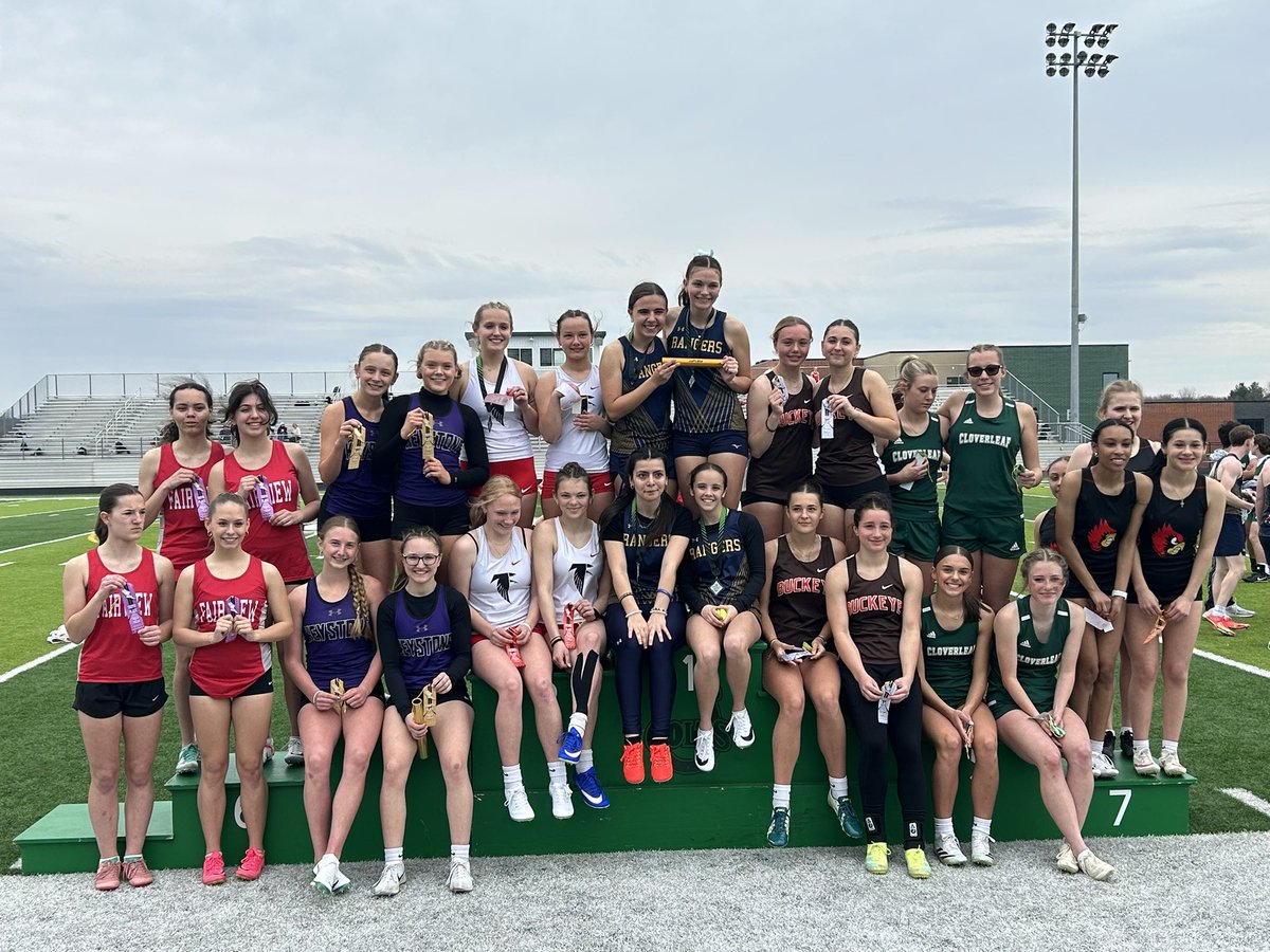 Great job girls 4x100!! 4th place finish👊
Team of Rich, Miller, Accavallo, &amp; Menges