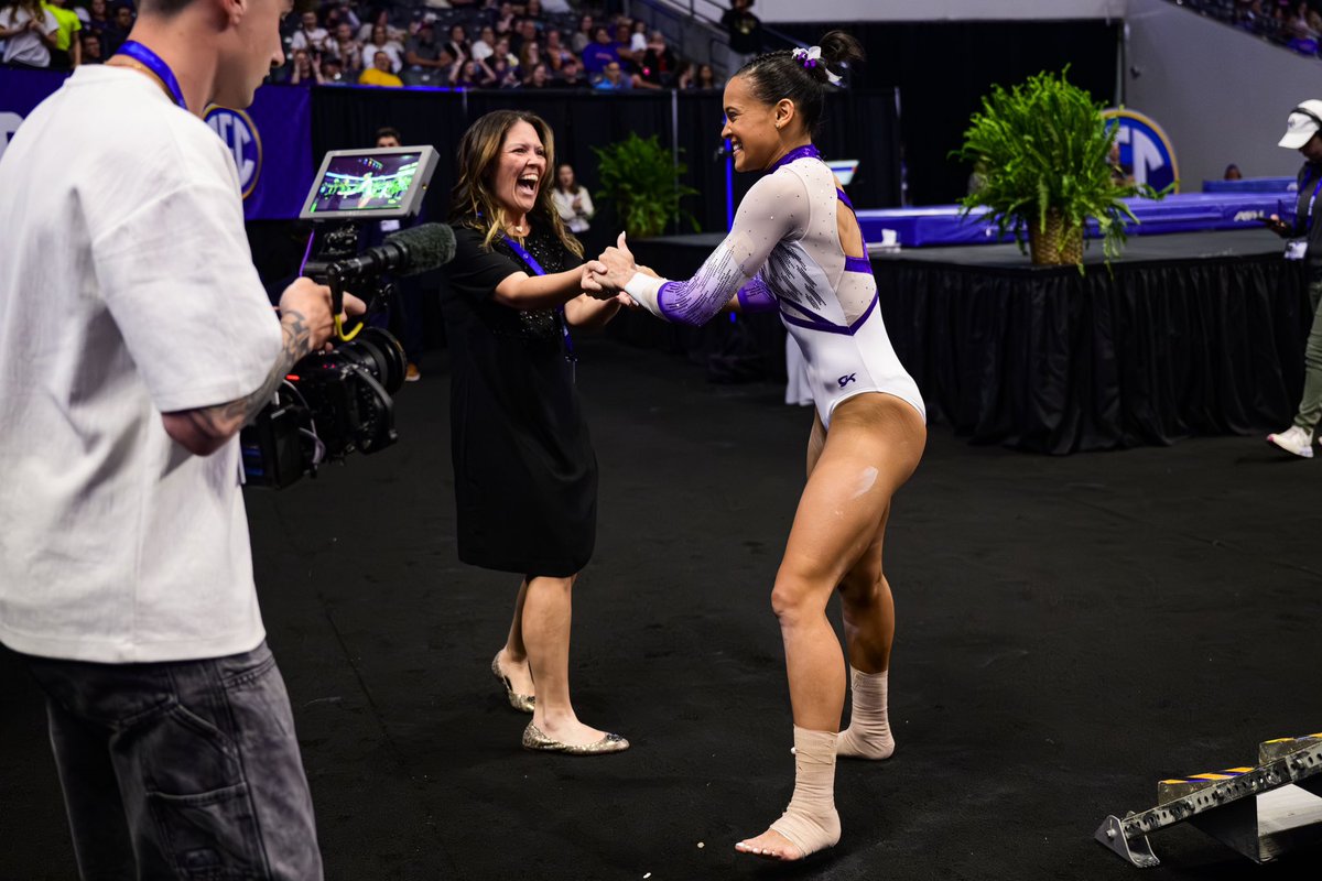 LSU Gymnastics tweet media