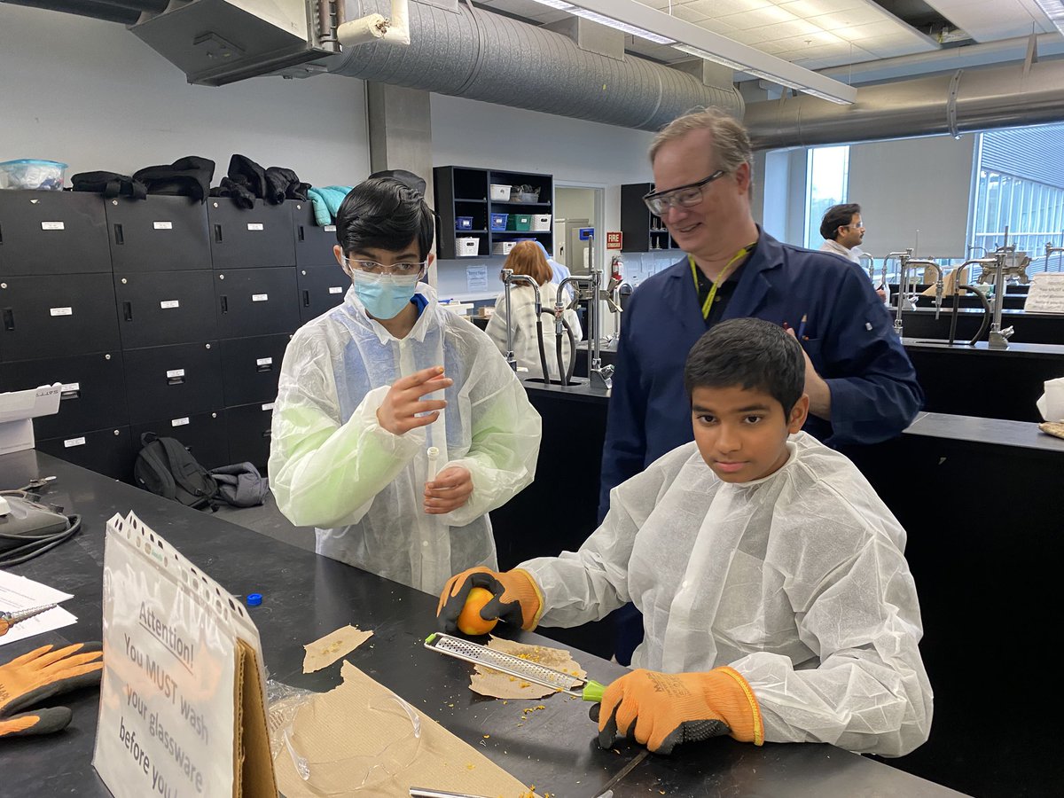ChairCCABES's tweet photo. @toscifair participants are going to be the next generation of scientists! Today they are generating electricity for mud, extracting essential oils from oranges, learning how to use a microscope and extract DNA, and using architectural software @CentennialEDU ! https://t.co/xlKY77W2i6