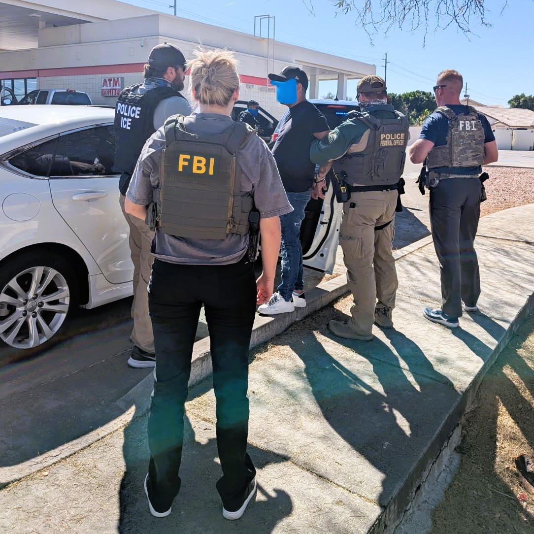 FBIPhoenix's tweet photo. The work continues for #FBIPhoenix special agents and analysts as we support @ICEgov with its immigration enforcement operations here in Arizona. From drugs to gangs to human trafficking, we're out there looking for those involved. https://t.co/ME3bkB50hM