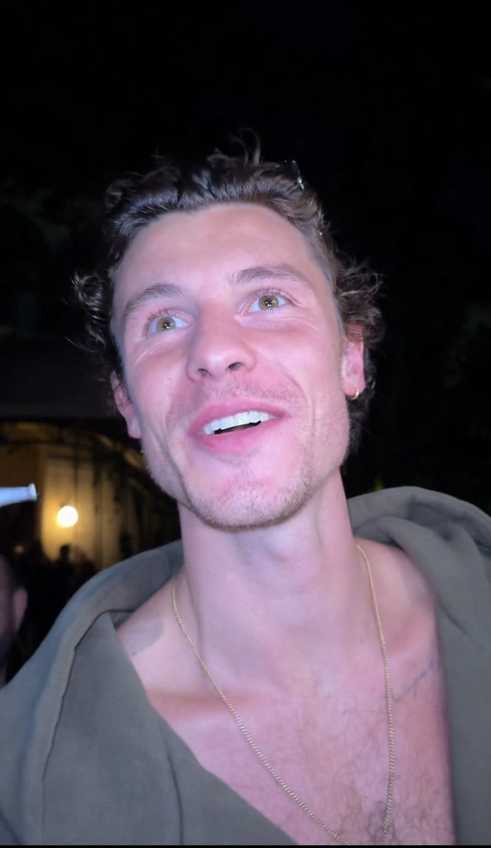 0nly_shawn's tweet photo. Noooo... cómo vas a tener esos ojos tan hermosoooooos https://t.co/jjBFX7A3I6