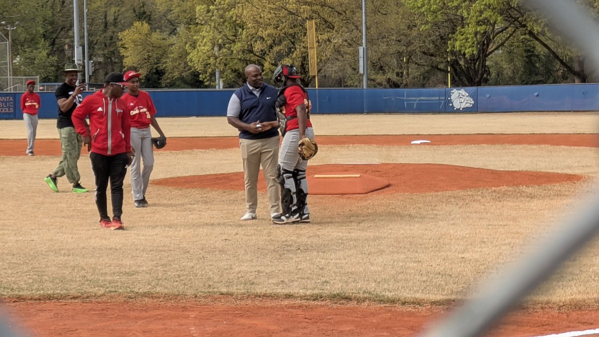SportVoiceJW's tweet photo. A little @LEADAtlanta Activity!!! #CoachWork https://t.co/TXVVOGMLiI