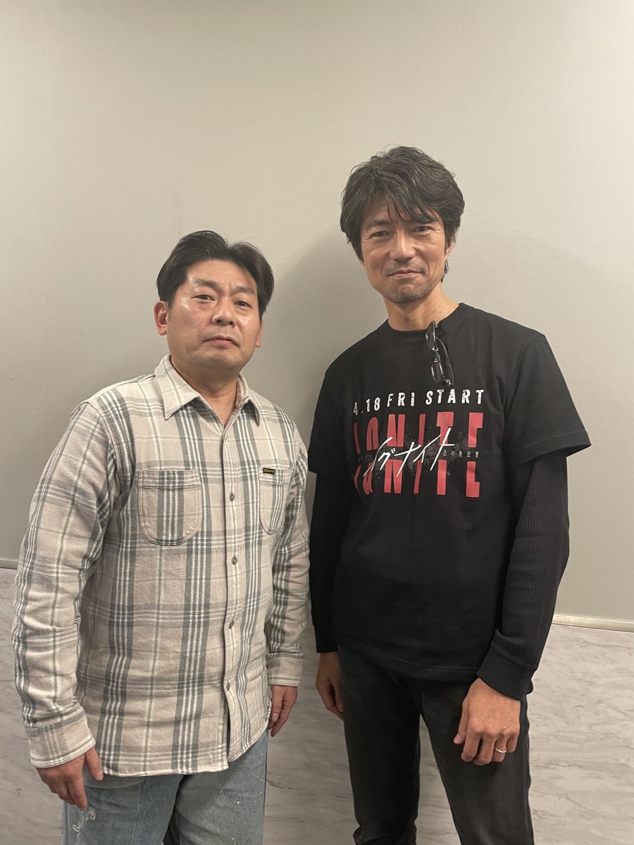 番組終了後仲村トオルさんにご挨拶し高級ワインとお手紙を添えてお渡し