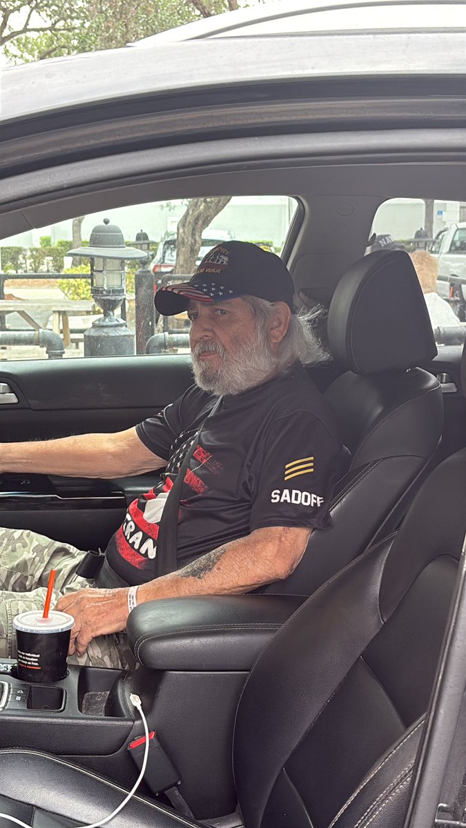 Honoring my father and all who served during Vietnam, and remembering those that never made home. 
#vietnamveteransday 
#POW 
<a href="/USNavy/">U.S. Navy</a>