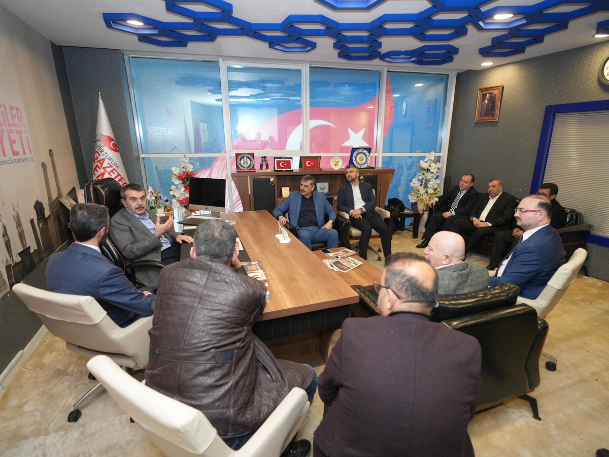 📍Erzurum / Gazeteciler Cemiyeti

Erzurum Gazeteciler Cemiyeti’nde değerli basın mensuplarımızla bir araya geldik, Cemiyet üyeleriyle bayramlaştık, ilimiz özelinde gerçekleştirdiğimiz çalışmalara dair hasbihâl ettik.

Nazik konukseverlikleri için Cemiyet Başkanımız Sayın Mehmet