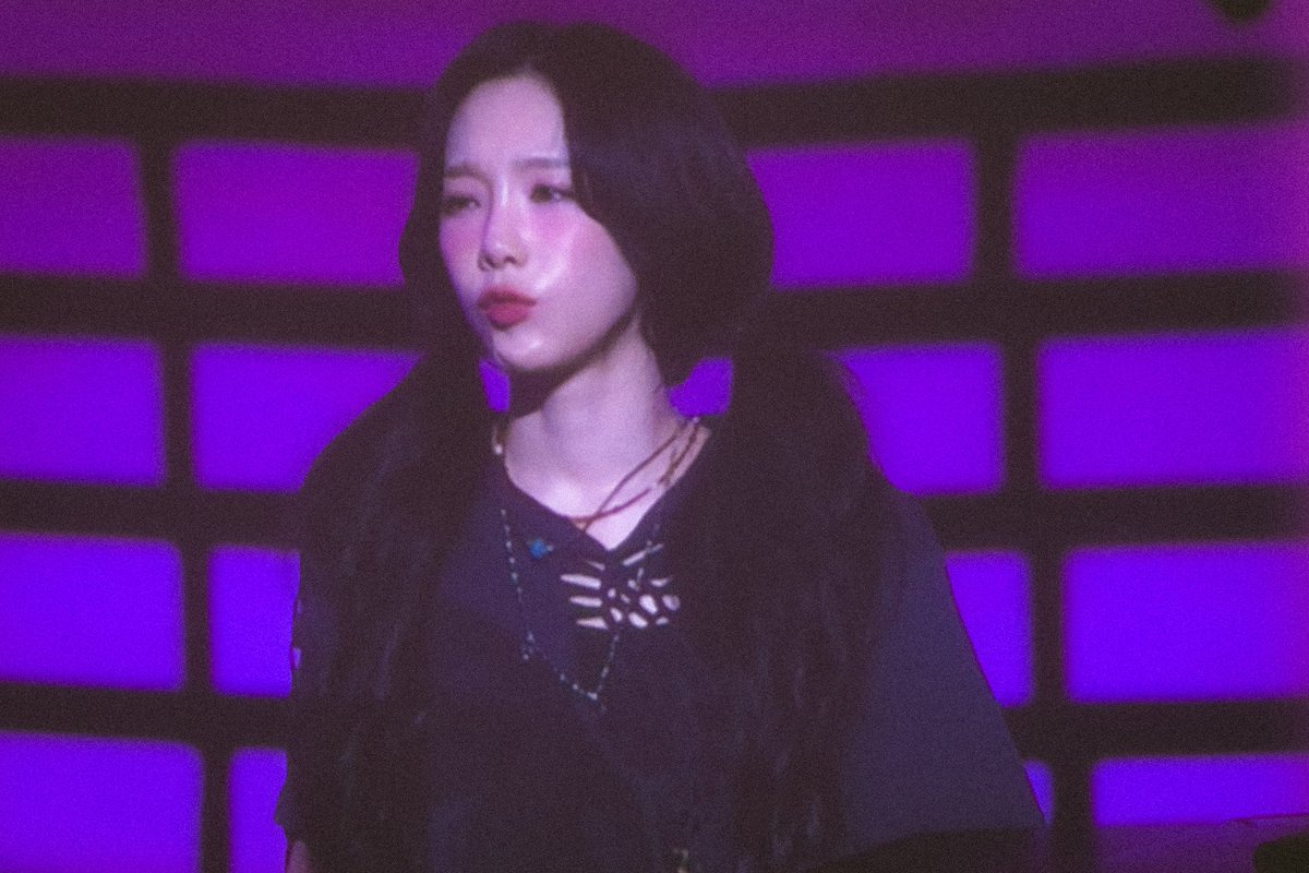 h11mtgoo's tweet photo. a cutieee taenggu 언니 to us our beshiees💜 Goodnight! ㅂㅂ
#PHSone
#TAEYEON_TheTENSE_in_MANILA https://t.co/qGOnF7Yj1k