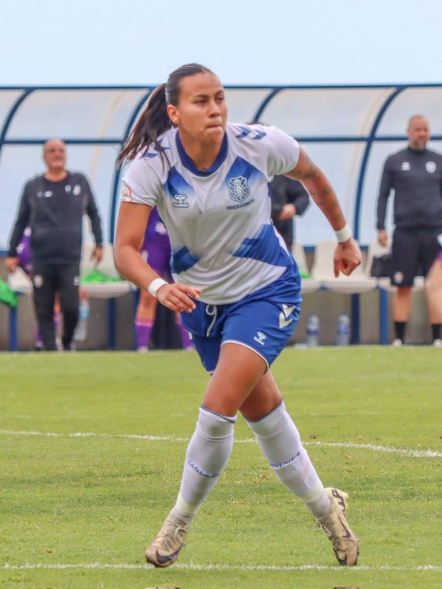 Fundación Canaria CD Tenerife 🏴 (@cdtfundacion) on Twitter photo 🌐🇻🇪 <a href="/MichellRomero/">Michelle Romero</a>, convocada con la <a href="/FemeninoFVF/">Vinotinto Femenina</a> para la doble cita amistosa del combinado venezolano ante la <a href="/fepafut/">FEPAFUT</a> 🇵🇦 (5/4 y 8/4, 🏟️ CNAR - Margarita)👏🏻.
#FundaciónCDT <a href="/CDTOficial/">CD Tenerife 🏴</a> #SiempreCDTenerife 🌐🇻🇪 <a href="/MichellRomero/">Michelle Romero</a>, convocada con la <a href="/FemeninoFVF/">Vinotinto Femenina</a> para la doble cita amistosa del combinado venezolano ante la <a href="/fepafut/">FEPAFUT</a> 🇵🇦 (5/4 y 8/4, 🏟️ CNAR - Margarita)👏🏻.
#FundaciónCDT <a href="/CDTOficial/">CD Tenerife 🏴</a> #SiempreCDTenerife