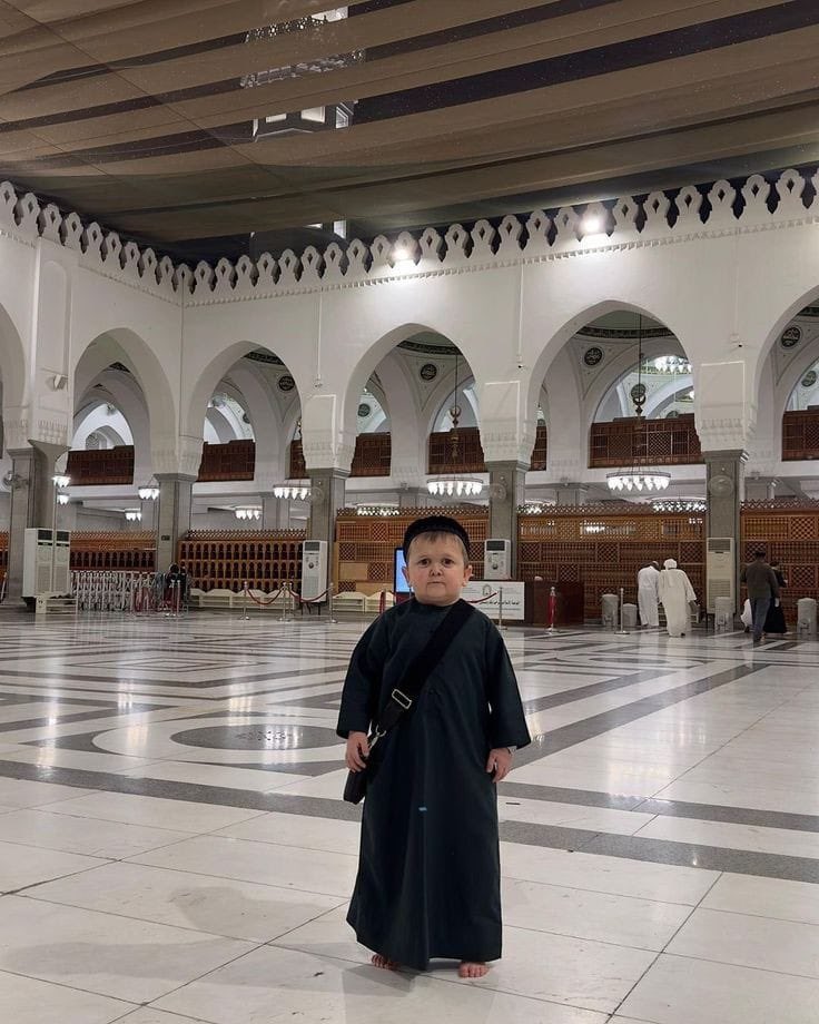 Eid Mubarak! May Allah accept your fasting, prayers and good deeds, filling your hearts with light and kindness 🤍