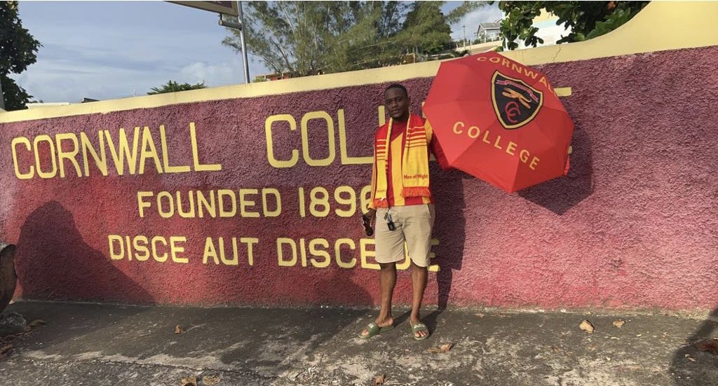 shavi_havi's tweet photo. Cornwall College is literally a cult.
And yes, that’s an umbrella. 😂😂 https://t.co/osDTtLtixW