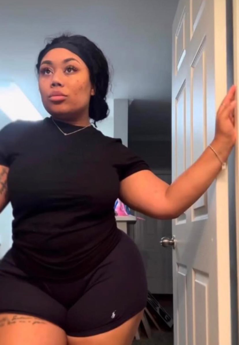 DaRealKandyKayy's tweet photo. This How I Woke Up
#OffGuard
#MorningFace
#Thick
#Vanilla https://t.co/OQo7hHsfY0