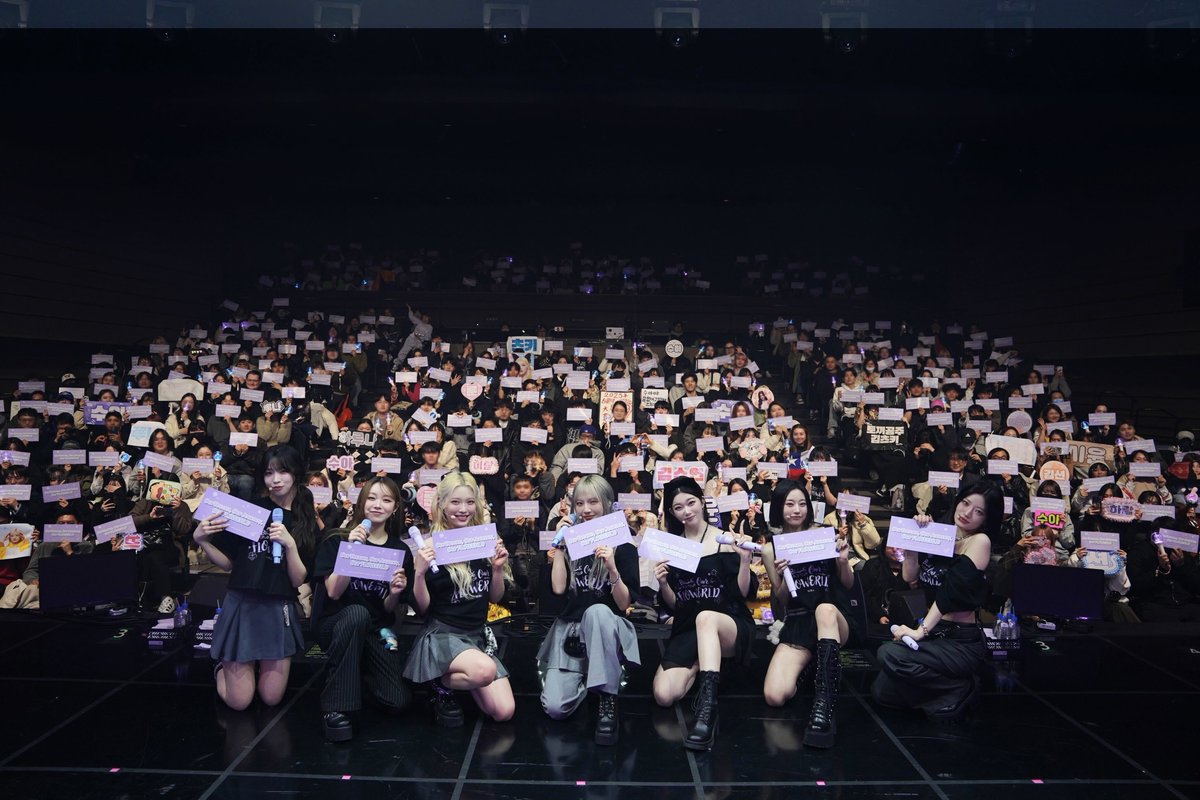 Billlieofficial's tweet photo. [#Billlie] Billlie World Tour 'Our FLOWERLD (Belllie've You)' in #SEOUL 📸

지금까지 달려올 수 있었던 건 모두 빌리브 덕분이에요
오늘이 소중한 기억사탕으로 저장되길 바라요🩵🩷

#빌리 #BILLLIEinSEOUL
#OurFLOWERLD
#BelllieveYou https://t.co/UnxdO9MYWi