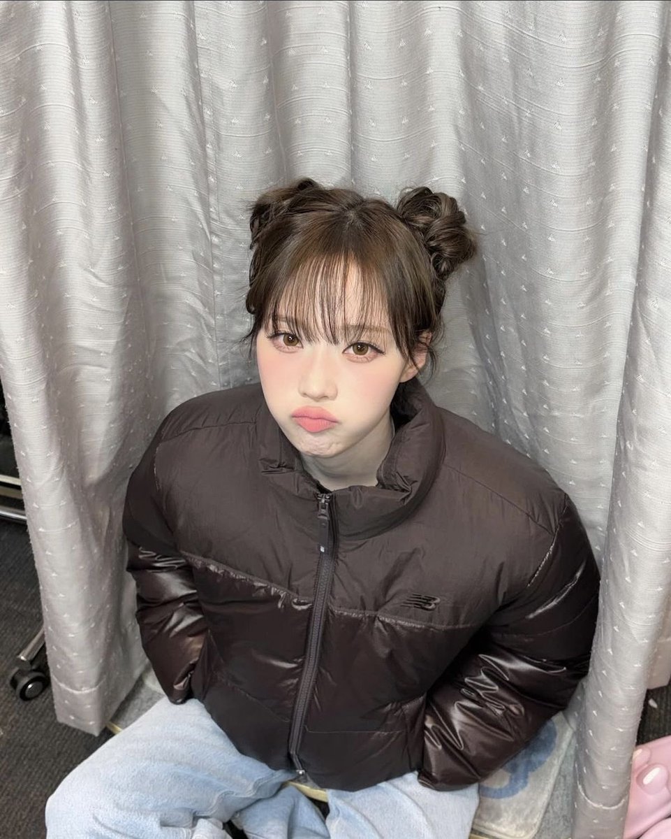 ella tweet media