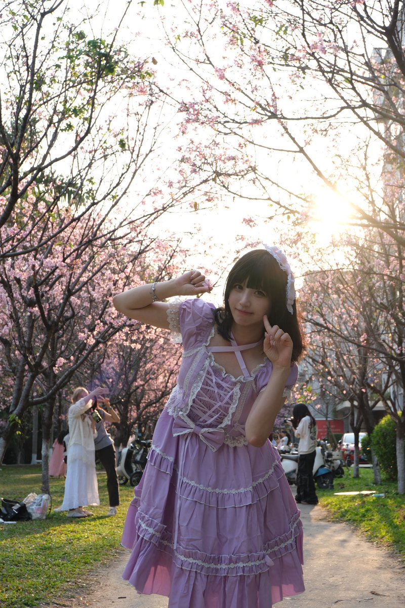 福利姬香蕉不呐呐分享的黄推图片2 - 网红私拍内容