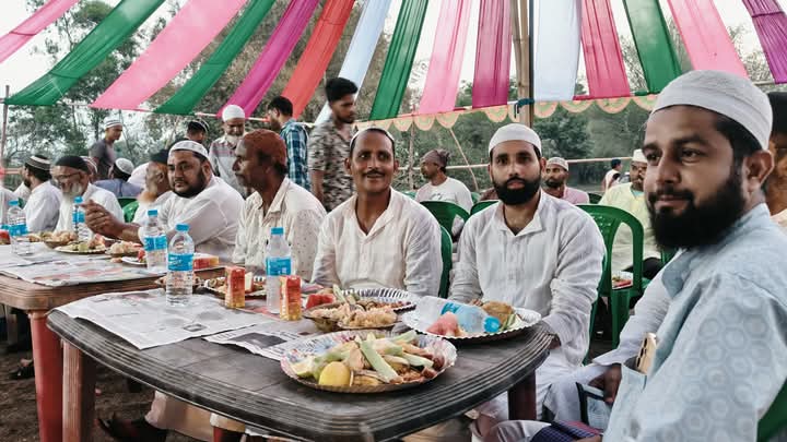 MlaAtta's tweet image. পবিত্র রমজানের খুশির মাসে ২৮-তম দিনে নারায়ণগড় ব্লক সংখ্যালঘু সেলের উদ্যোগে ইফতার ও দোয়া মাহফিল আকন্দা পশ্চিম ঈগাহ ময়দানে । #Ifter
#AllIndiaTrinamoolCongress #MamataBanerjee #AbhishekBanerjee #Narayangarh #BanglarGorboMamata #WestBengal #belda #CM