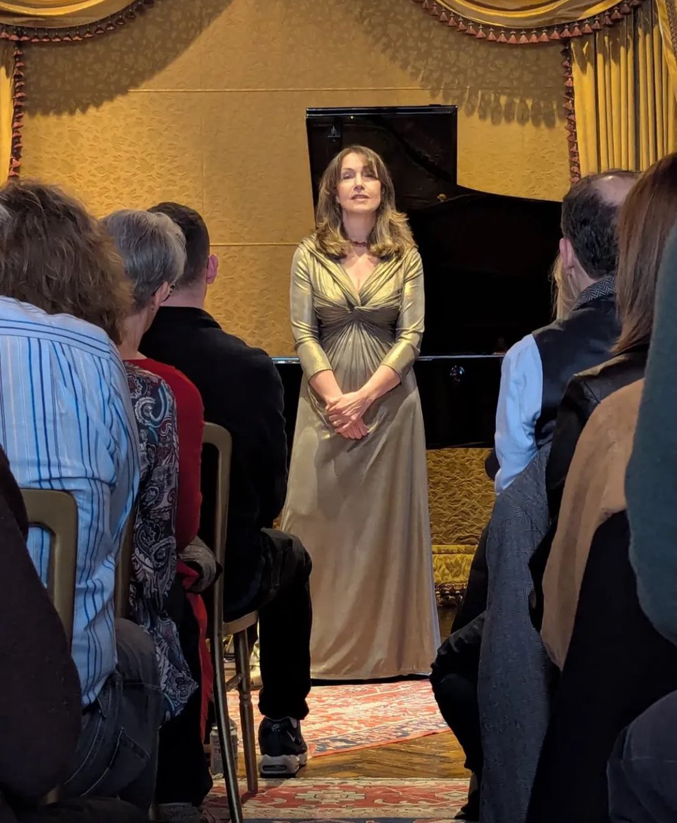 EleonorBindman's tweet photo. Some memorable moments from the @1901ArtsClub album launch event last Sunday.  So lovely to meet people who have appreciated and supported my #Bach transcription work over the past 10 years! 
💿ABS⭕️LUTE💿 #AbsoluteBach #piano #BachLuteSuites4Piano #London https://t.co/AC86Hk4l9x