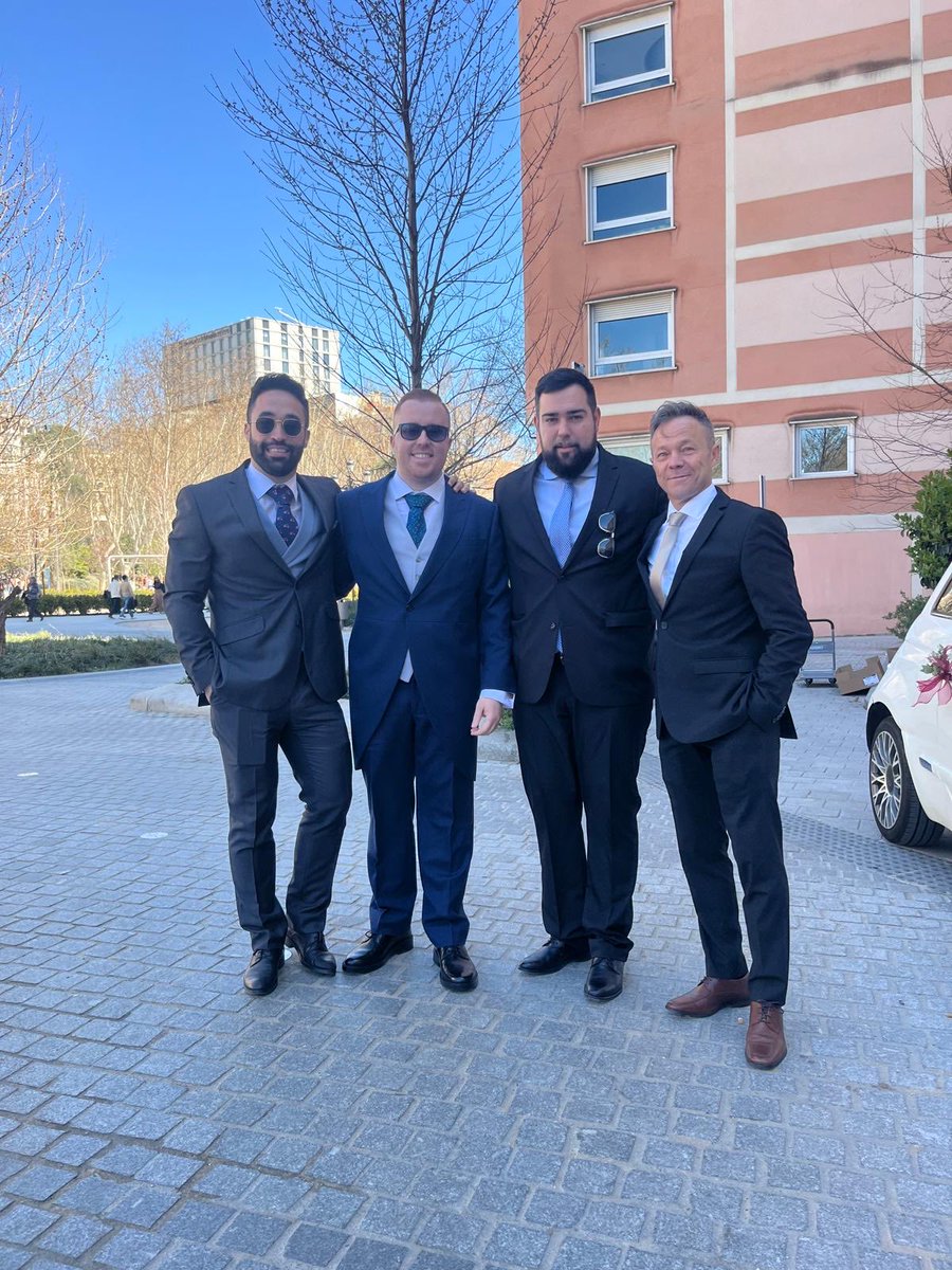 Siempre con mi gente, mis amigos.
Acompañando a uno de ellos. Felicidades Dani !!!!