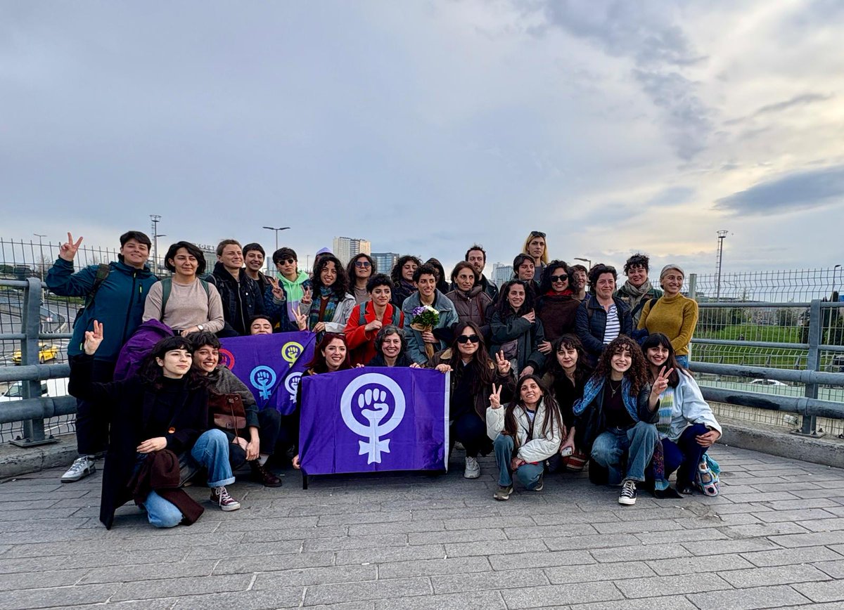 kadinsavunmasii's tweet photo. Zarife'yi, Yusuf'u aldık. Tüm arkadaşlarımızı alacağız!💜♀️🌈

Tutuklananlar serbest bırakılsın. https://t.co/ZSpgf2KRSP