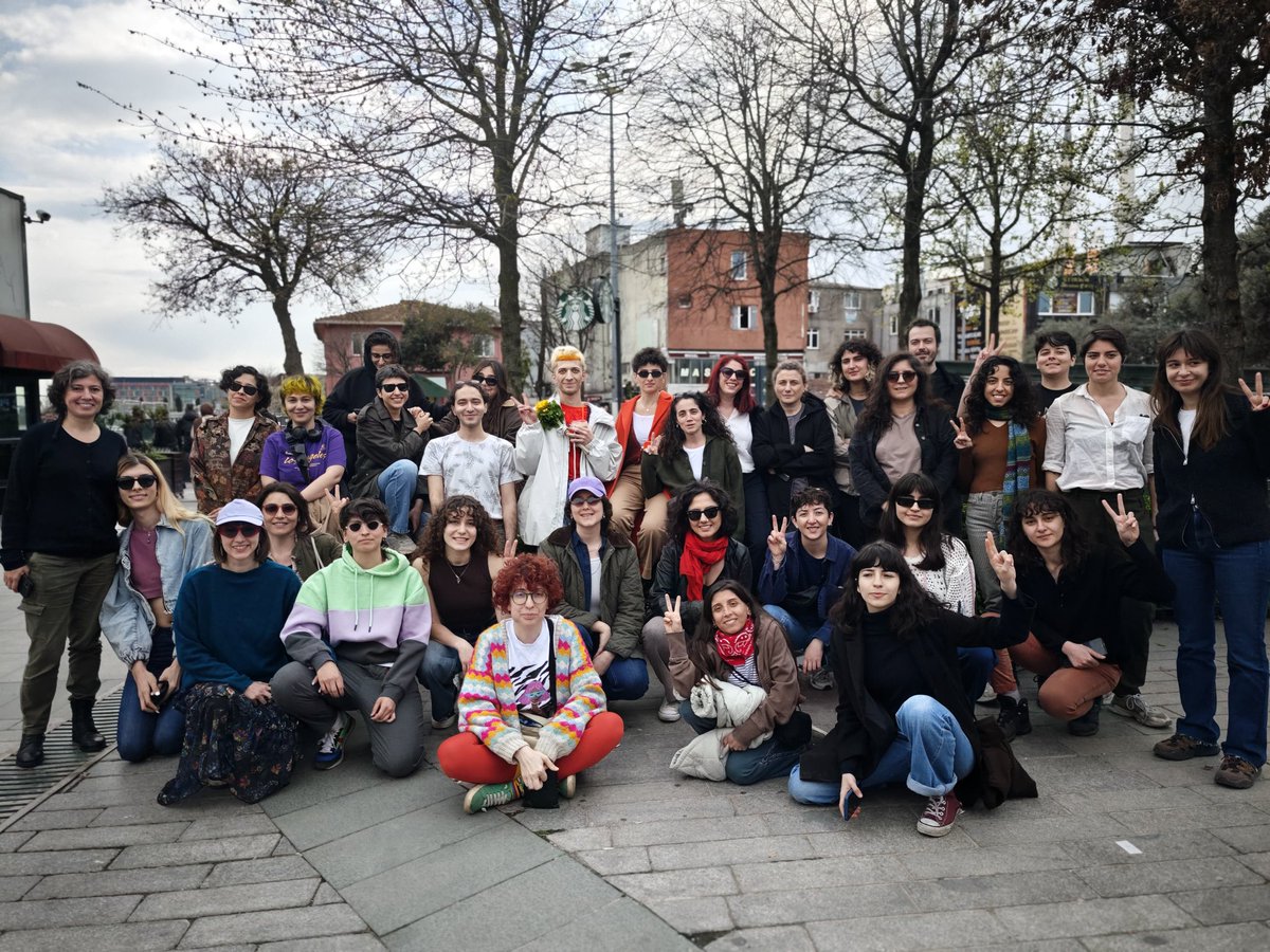 kadinsavunmasii's tweet photo. Zarife'yi, Yusuf'u aldık. Tüm arkadaşlarımızı alacağız!💜♀️🌈

Tutuklananlar serbest bırakılsın. https://t.co/ZSpgf2KRSP