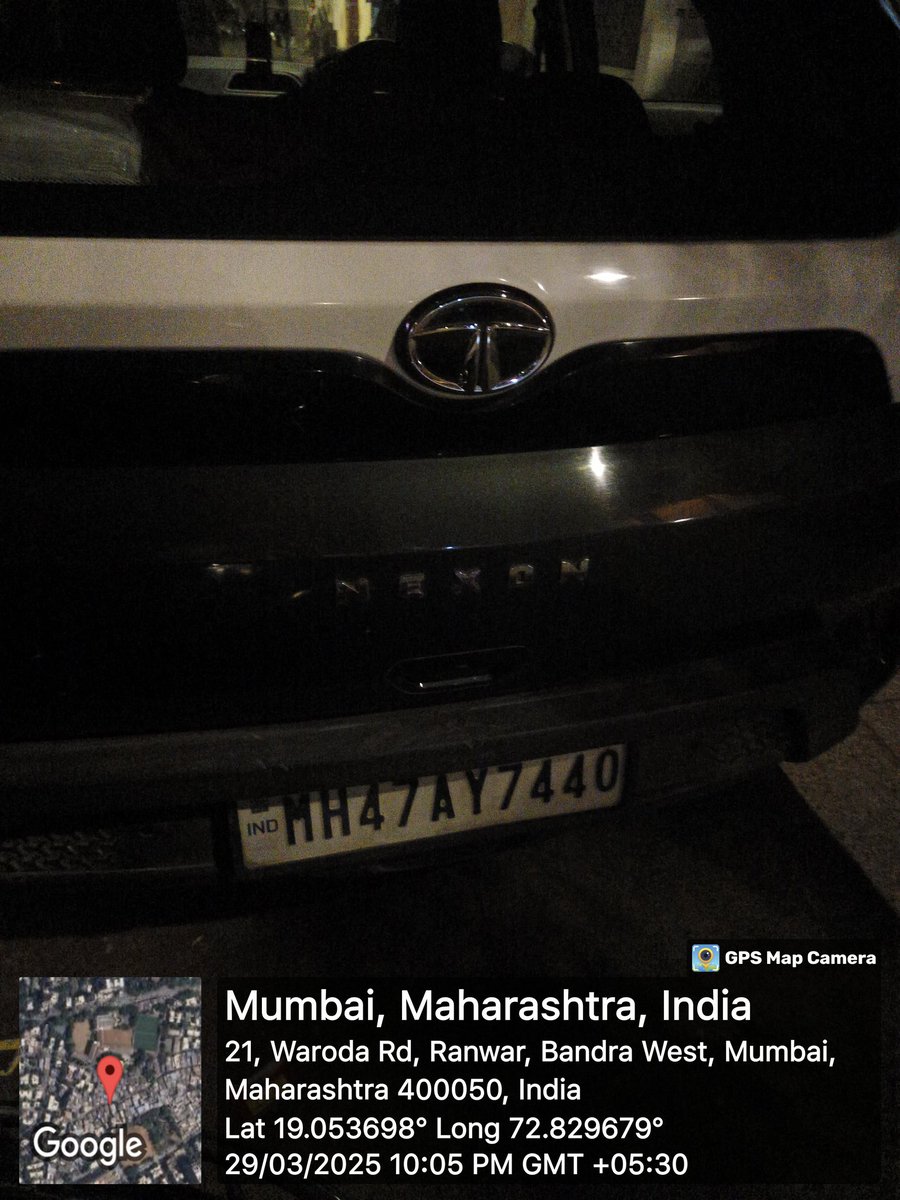 Ricper16's tweet image. CPMumbaiPolice@MNCDFbombay @MTPHereToHelp@mumbaitraffic.This car is parked in front of the gate on Waroda Road Bandra.How do building people take their cars out if they think can't drive and causing inconvenience.Kindly issue the owner of the vehicle a parking ticket