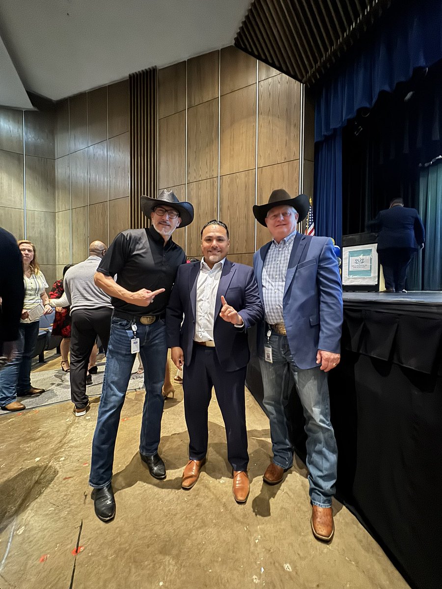 Jacob Nuñez (@jacobnunez27) on Twitter photo Beyond proud of 400+ parents from the Evening Study Centers <a href="/gisdnews/">Garland ISD</a> who graduated today! When parents have access & opportunity, they don’t just change their lives—they change the world. <a href="/drlopez23/">Ricardo Lopez</a> <a href="/AdamsTechEd/">Jason Adams</a> <a href="/PeralesIda/">Ida Perales</a> <a href="/MCArreola21/">Michael Arreola</a> <a href="/gisdnoticias/">Garland ISD español</a> <a href="/GISD4EBs/">GISD Multilingual Programs</a> <a href="/JasonAWheeler/">Jason A. Wheeler</a> Beyond proud of 400+ parents from the Evening Study Centers <a href="/gisdnews/">Garland ISD</a> who graduated today! When parents have access & opportunity, they don’t just change their lives—they change the world. <a href="/drlopez23/">Ricardo Lopez</a> <a href="/AdamsTechEd/">Jason Adams</a> <a href="/PeralesIda/">Ida Perales</a> <a href="/MCArreola21/">Michael Arreola</a> <a href="/gisdnoticias/">Garland ISD español</a> <a href="/GISD4EBs/">GISD Multilingual Programs</a> <a href="/JasonAWheeler/">Jason A. Wheeler</a>