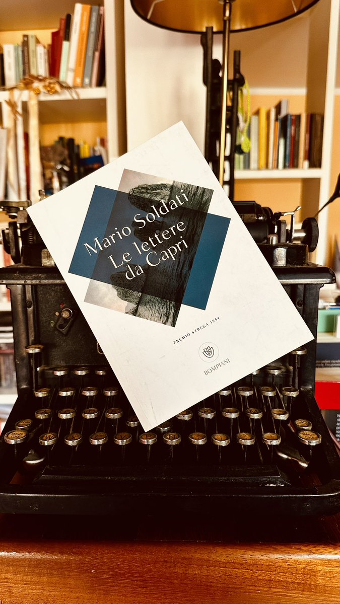 Letture in corso, su consiglio di <a href="/togreco/">Tommaso Greco</a> ❤️ / <a href="/libribompiani/">Bompiani</a> 

#libri