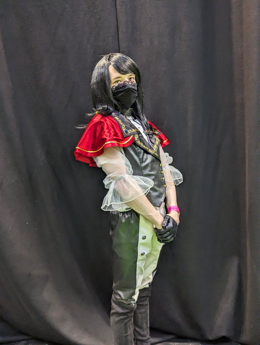 Miss_MariaNet's tweet photo. More pics on my Instagram but I finally got to cosplay Timmy yay #AveMujica https://t.co/D9LZhi2uAf