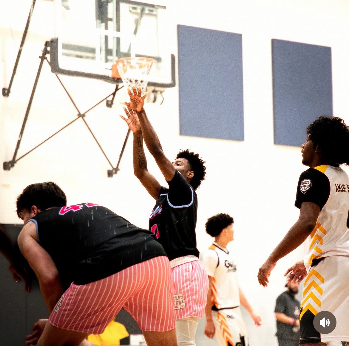 Florida Rain Hoops (@tyselecthoops) on Twitter photo <a href="/_Jeremiahcooper/">π
ππ§ππ’πππ ππ€π€π₯ππ§</a> 20 points β’ 5 assists big free throws in tge second half to secure the win 56-55.
<a href="/madehoops/">MADE Hoops</a> <a href="/DunedinHoops/">DunedinHoops</a> <a href="/_Jeremiahcooper/">π
ππ§ππ’πππ ππ€π€π₯ππ§</a> 20 points β’ 5 assists big free throws in tge second half to secure the win 56-55.
<a href="/madehoops/">MADE Hoops</a> <a href="/DunedinHoops/">DunedinHoops</a>