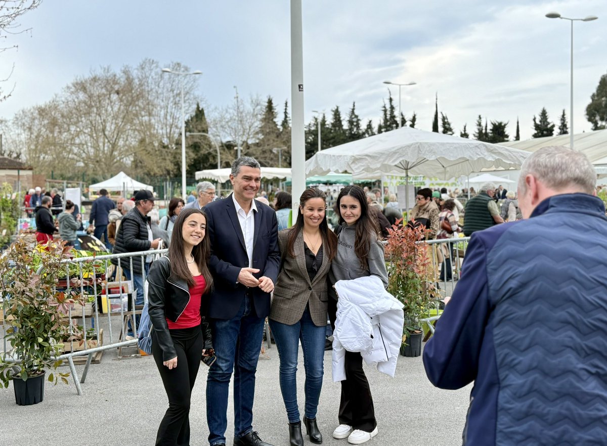 EricPAUGET1's tweet image. Un samedi à vos côtés, dans ma ville d’@antibes_jlp 🤝🏼 

Plaisir de vous rencontrer ce matin à l’occasion de la 34e édition de la fête des jardins, organisée par la Société des gens de jardins méditerranéens. Un événement qui marque le début du printemps 🌷🌾 

Cet après-midi, au…