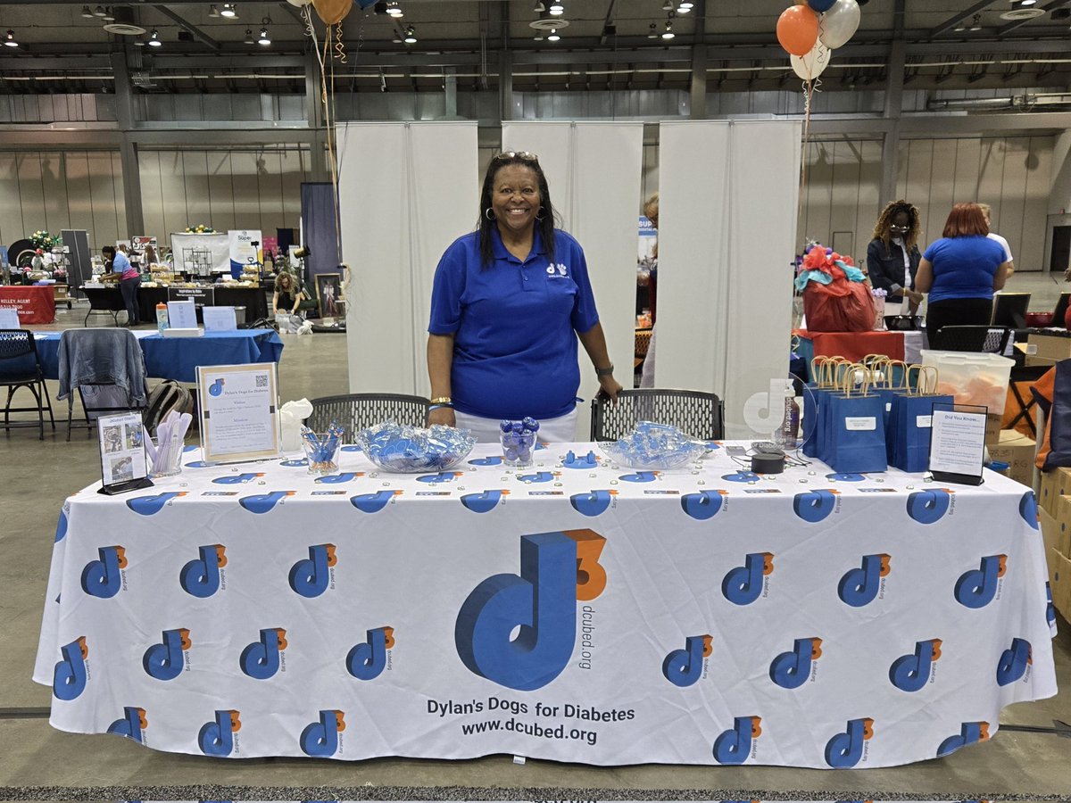 lilcooke's tweet photo. @dcubeddogs 
Working at the Von Braun Center today by hosting a Dylan's Dogs table
#WomensExpoHSV https://t.co/BVq8FjkzFV
