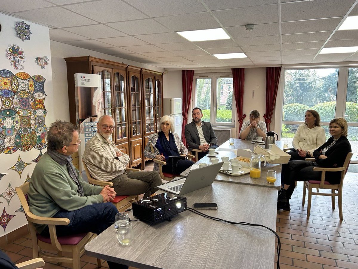 Visite de l’Ehpad de Marquette-lez-Lille avec <a href="/brigitte_liso/">Brigitte Liso</a>, rapporteure de la loi sur la #findevie, échange enrichissant avec les soignants et le collectif pour le libre choix de fin de vie. 
L’accompagnement digne et respectueux des volontés de chacun doit rester 1 priorité.