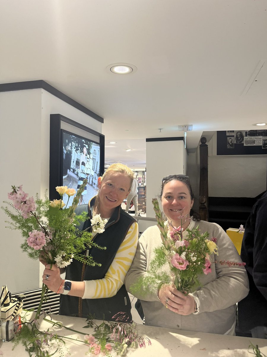 Anna Watson tweet media