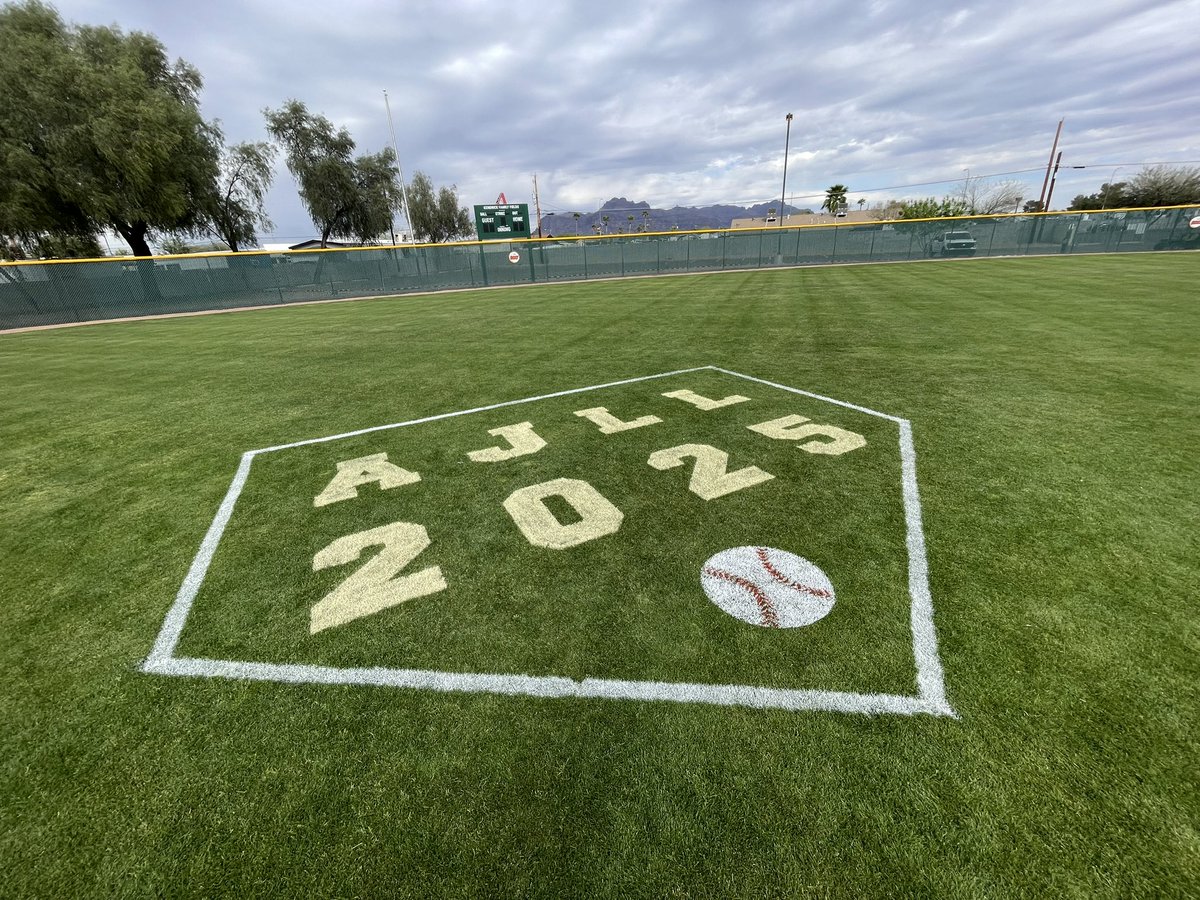 itsmaxfern's tweet photo. Happy little league opening day! A.J. parks grounds crew in action https://t.co/sHQOI10CrA