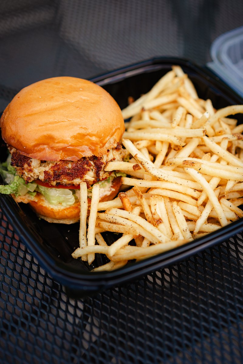 FordsOnTheRoad's tweet photo. Don't forget - graduation is coming up quickly! 

Be the 'cool' parent and cater your graduation party with Ford's food truck. 😎
--
To see our menu, please visit: https://t.co/urC3QwpqNz

📧 ana@fordsfishshack.com to book @fordsOTR for your next event! https://t.co/S0dUA2ek9u