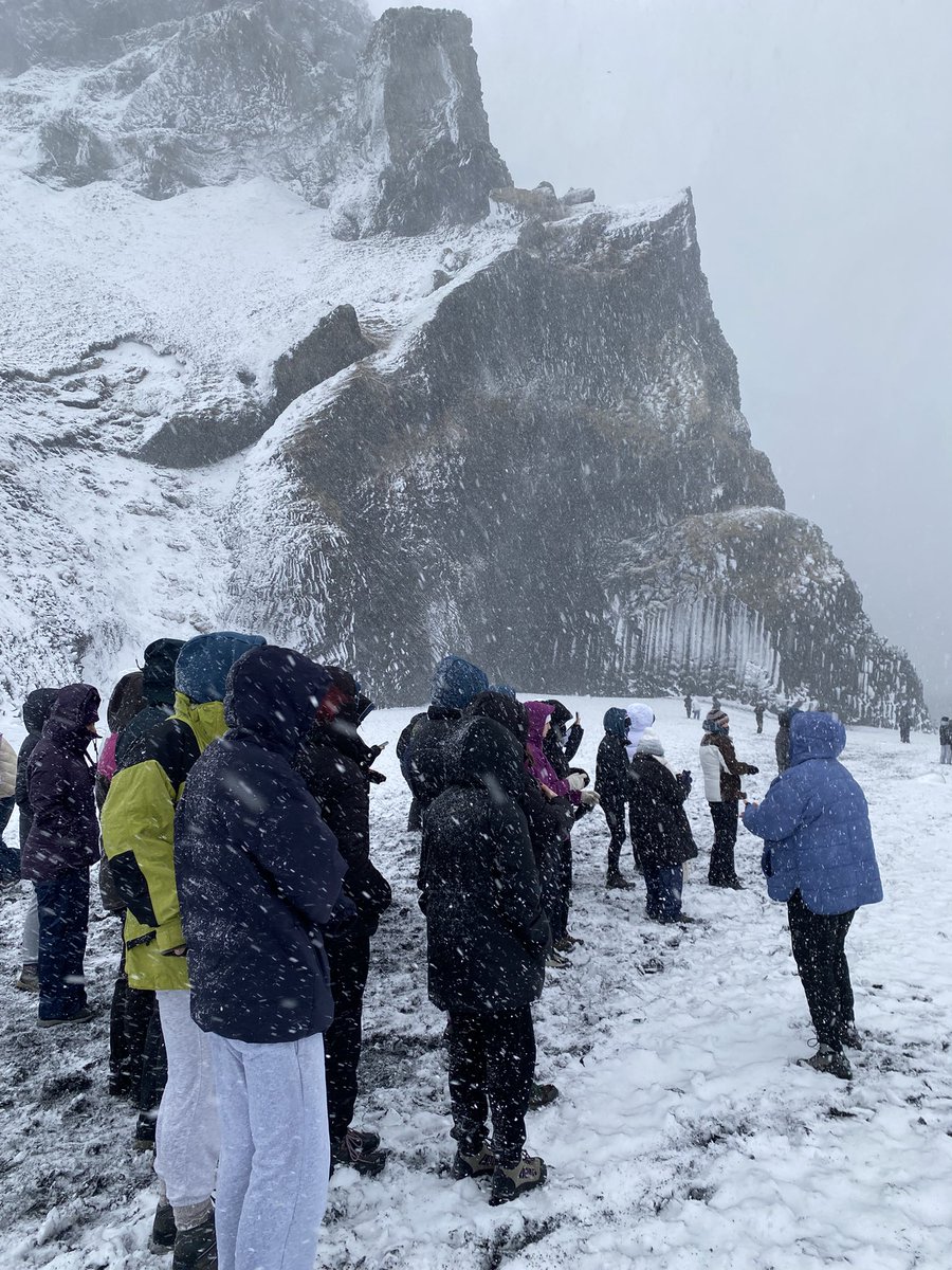BGS_Geography's tweet photo. Glaciers, beach and waterfalls - our #Geography textbook brought to life! Day 2 has been busy! #BGSGeography #BGSIceland2025 ๐ฎ๐ธโ๏ธ๐จ๏ธ https://t.co/Ct69E6b3ey