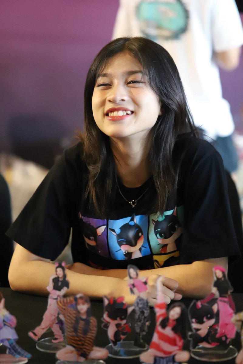 praewhouseth's tweet photo. [📽️— 20250329 #HHIThailand2025]

พรุ่งนี้มาเจอน้องแพรวได้ที่งาน Thailand Hip Hop Dance Championship 2025 นะคะ แม่ค้าพร้อมบริการค่ะ

#Praewmindy #MINDY_TH
#HHIThailand #HHIThailand2025 https://t.co/Cf0bgLN74y