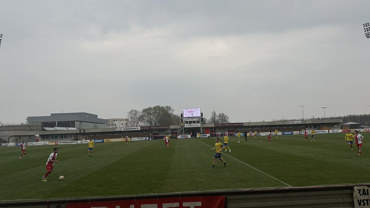 odstrk's tweet photo. MSFL 
Kroměříž 5-0 Zlín B
Počet diváků: 450

- pohledný fotbal, ale od druhého poločasu pouze na jednu bránu
- hrubé pochybení rozhodčího v 37. minutě v neprospěch Kroměříže https://t.co/0Gh163jDhI